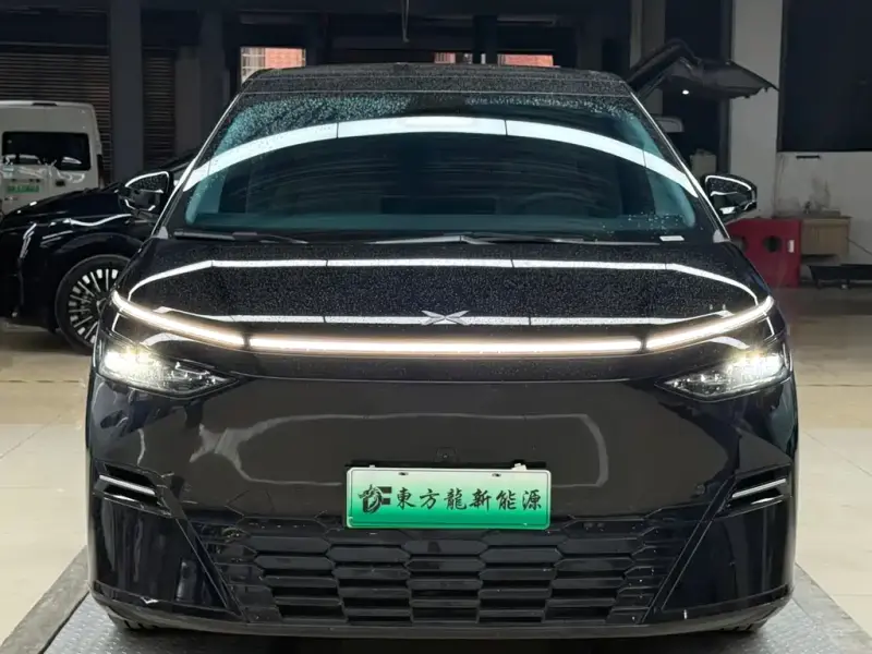 XPeng X9