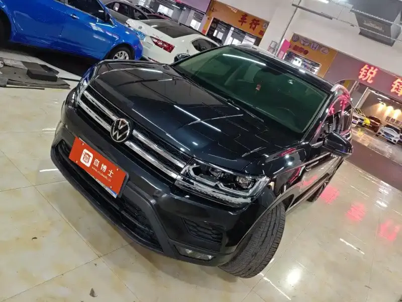 Volkswagen Tharu