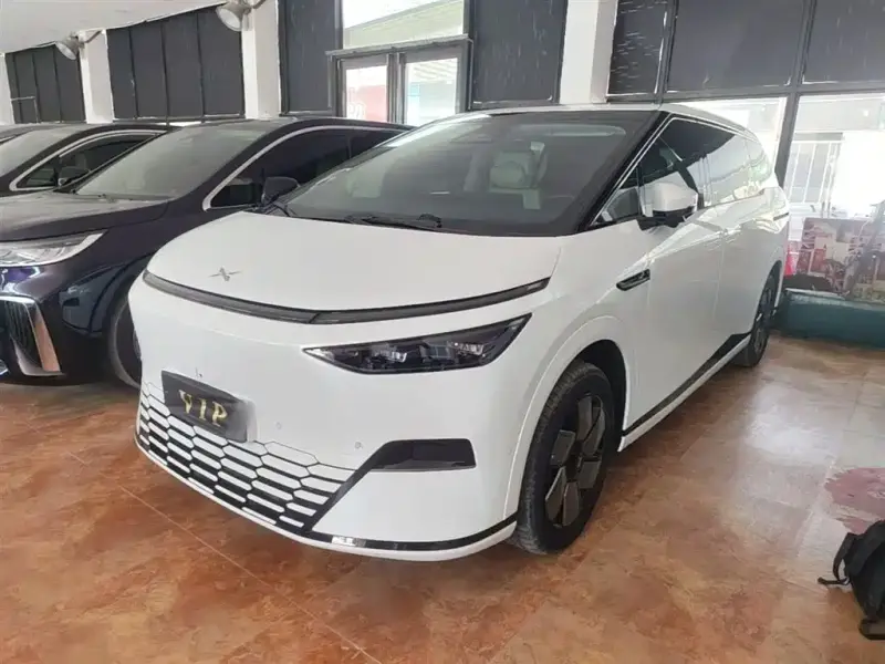 XPeng X9