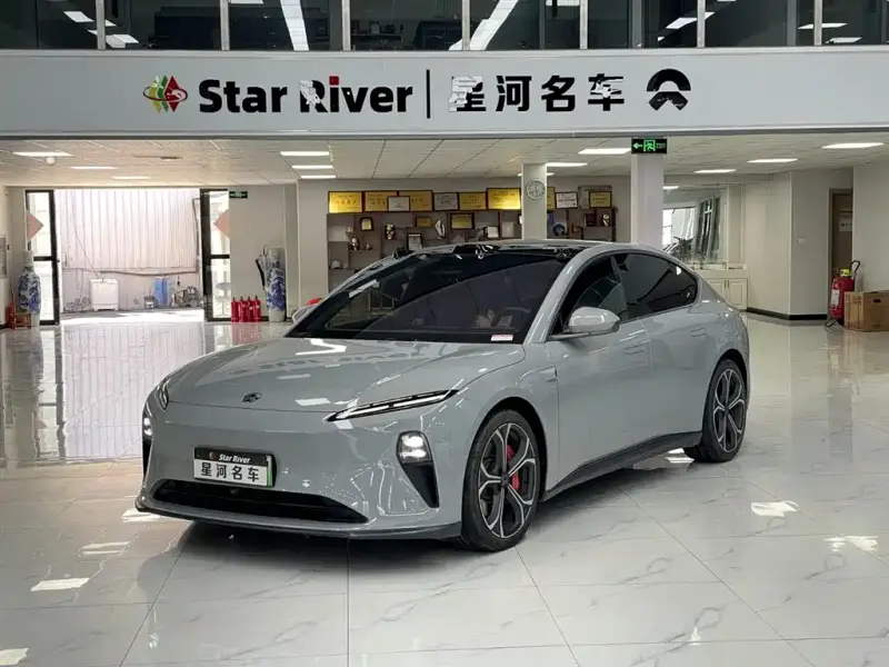 NIO ET5