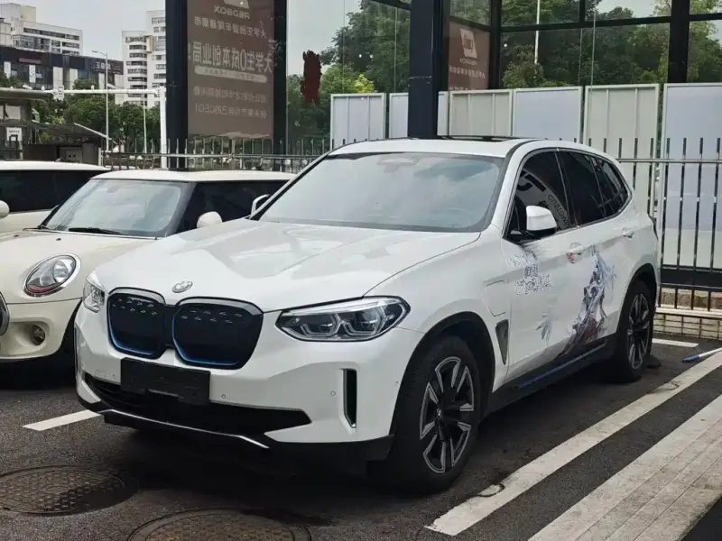 BMW iX3