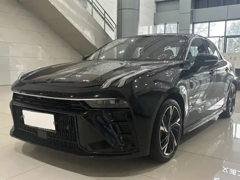 Lynk & Co 03