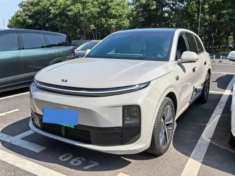 Li Auto L6