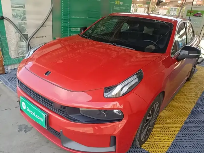 Lynk & Co 03
