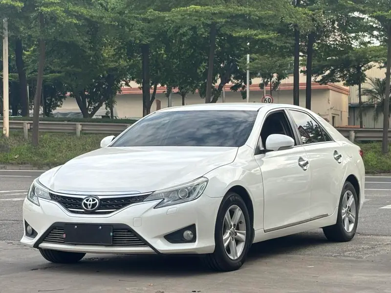 Toyota Reiz