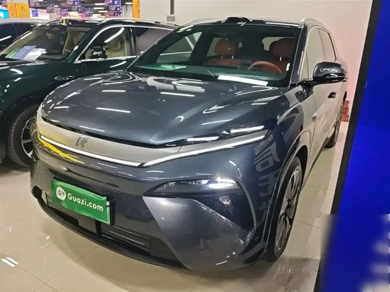 BYD Tang L