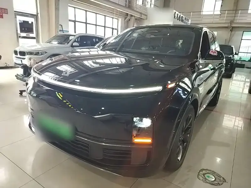 Li Auto L8