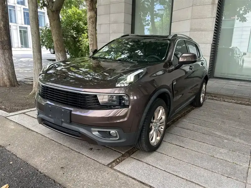 Lynk & Co 01