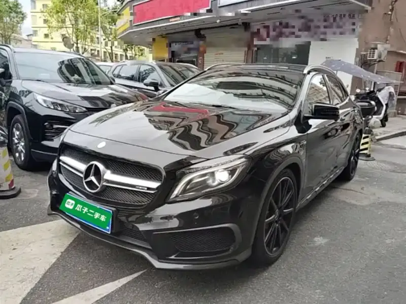 Mercedes-Benz GLA AMG