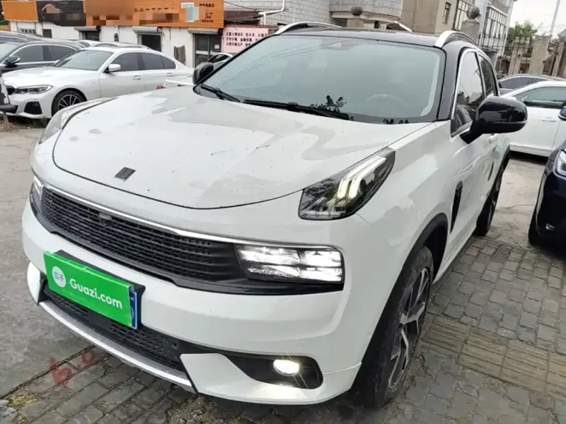 Lynk & Co 01