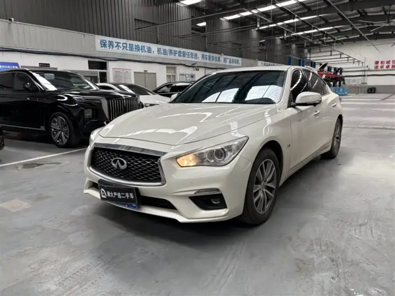 Infiniti Q50L