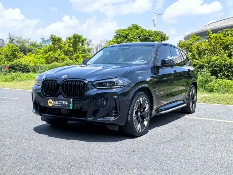 BMW iX3