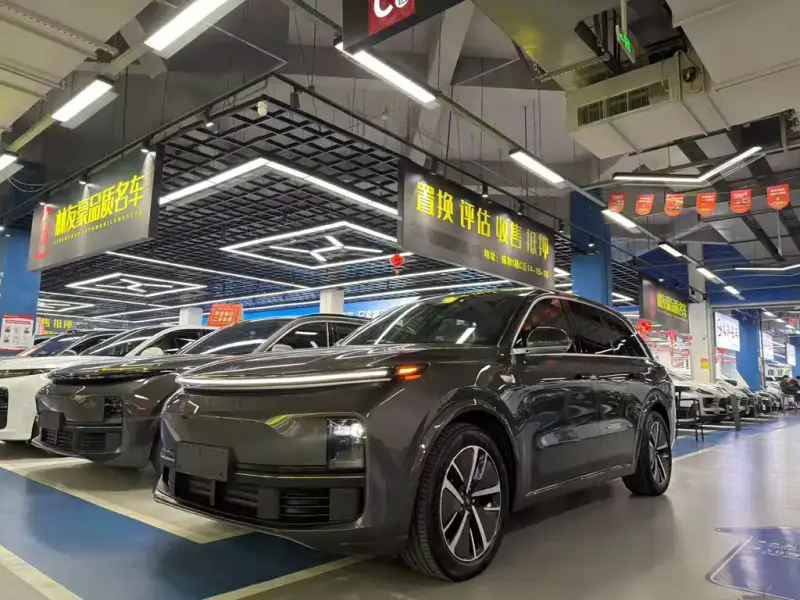 Li Auto L8