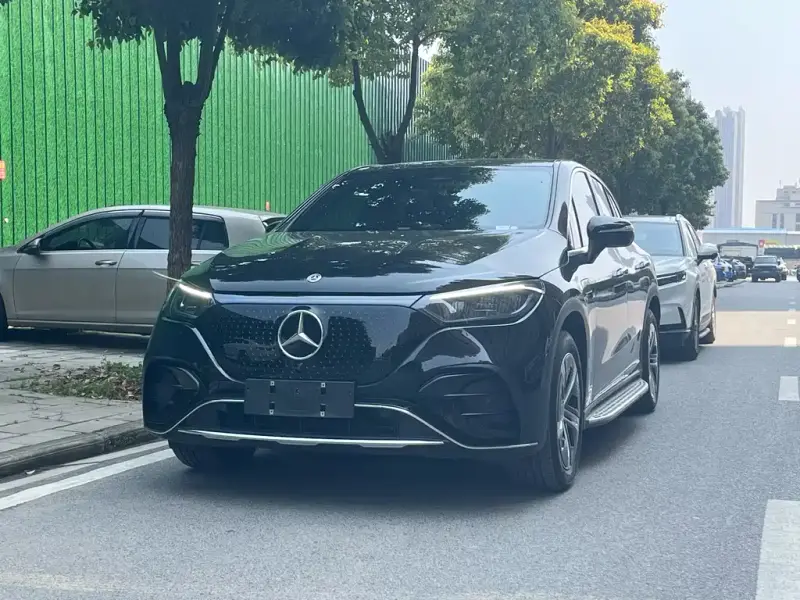 Mercedes-Benz EQE SUV