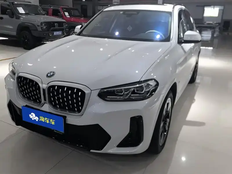 BMW iX3
