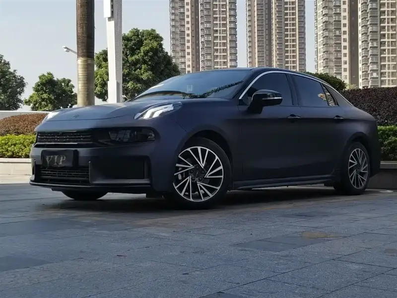 Lynk & Co 03