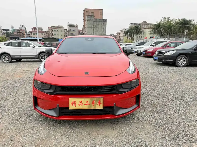 Lynk & Co 03
