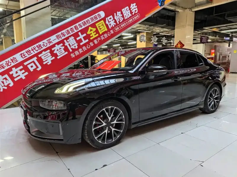 Lynk & Co 03