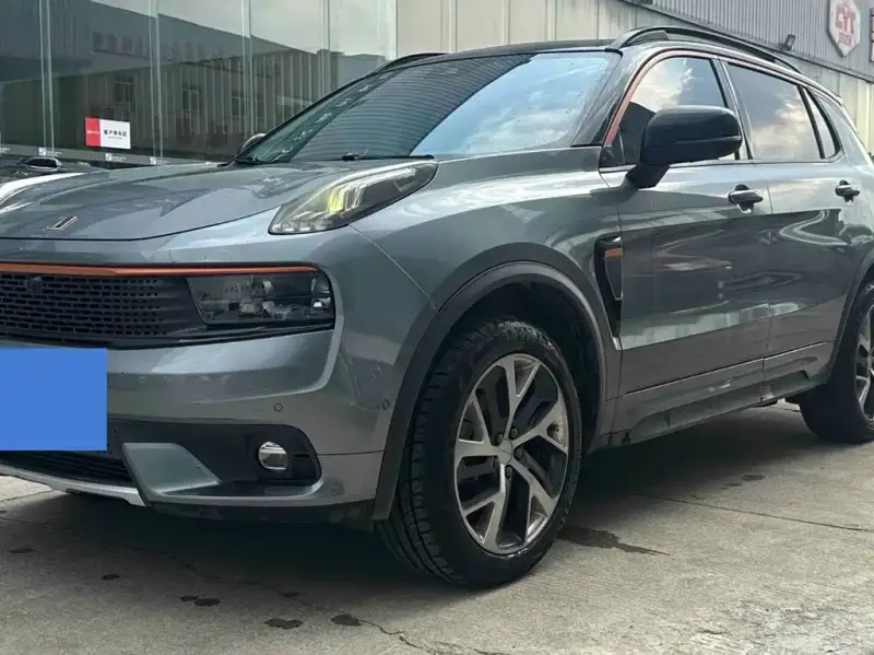 Lynk & Co 01