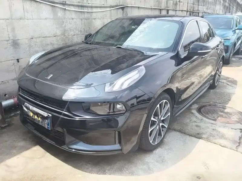 Lynk & Co 03