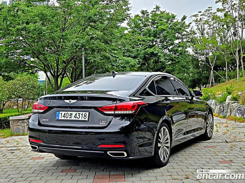Hyundai Genesis