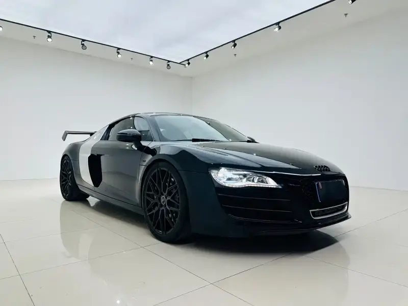 Audi R8