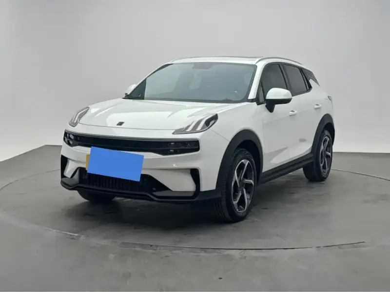 Lynk & Co 06