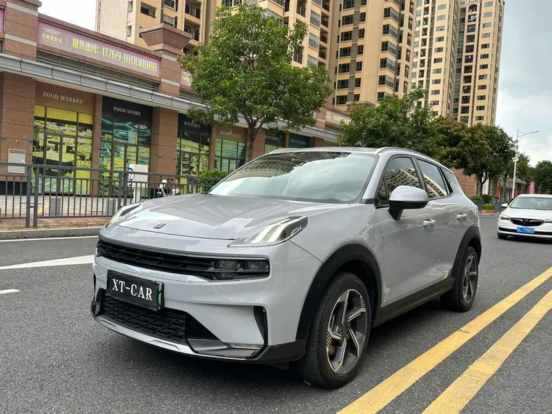 Lynk & Co 06 EM-P