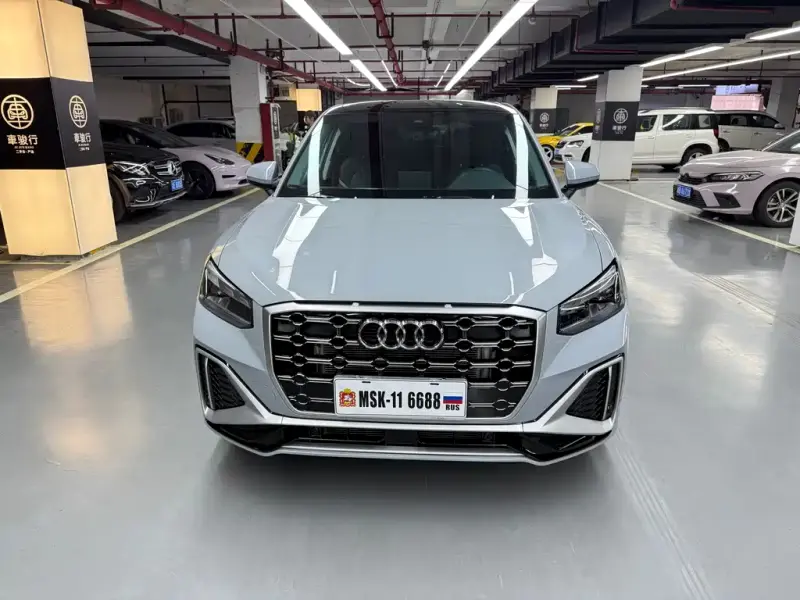 Audi Q2L