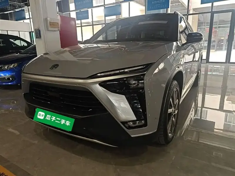 NIO ES8