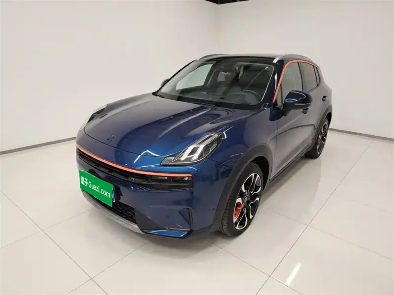 Lynk & Co 06