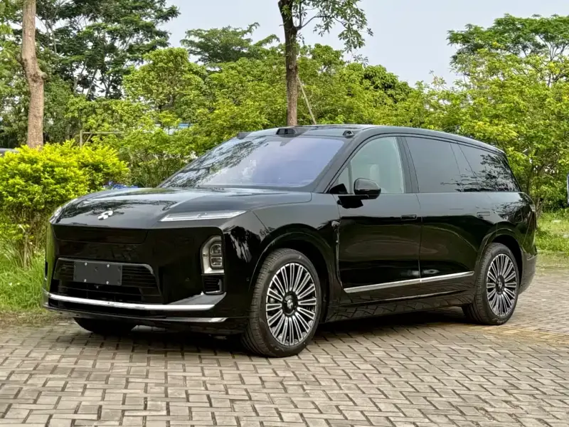 NIO ES8