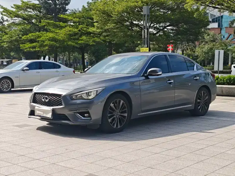 Infiniti Q50L