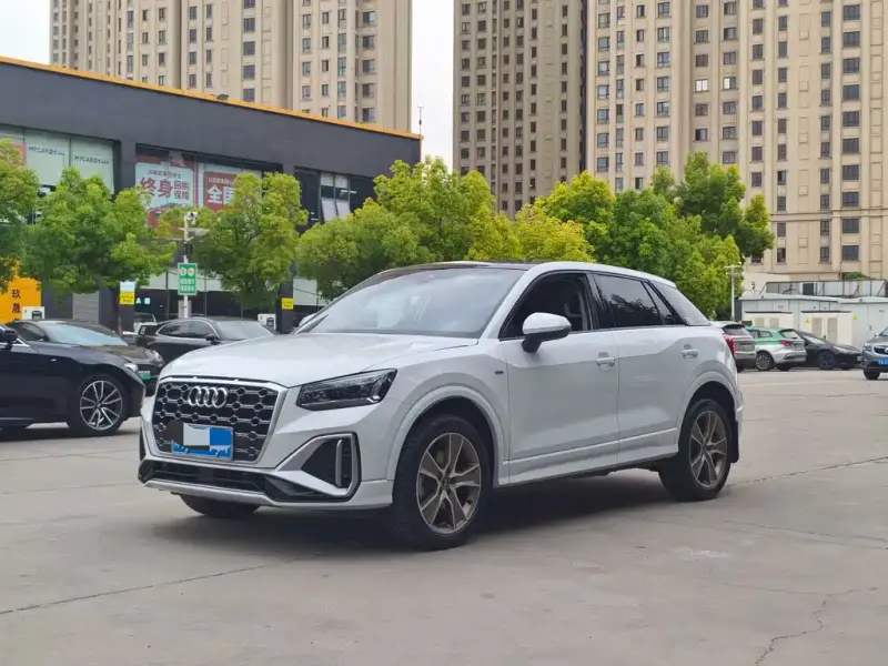 Audi Q2L