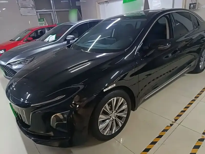 Hongqi E-QM5