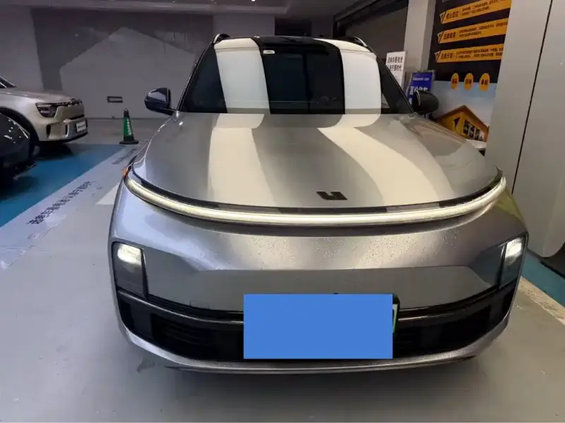 Li Auto L8