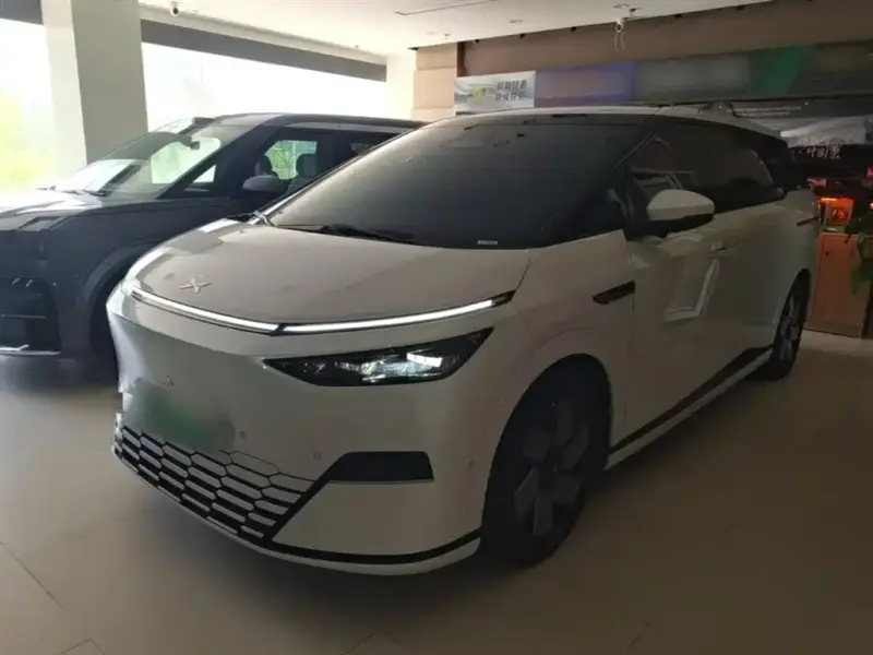 XPeng X9