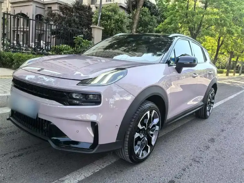 Lynk & Co 06