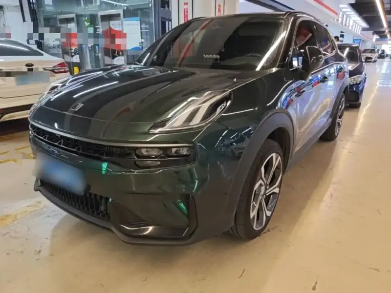 Lynk & Co 06