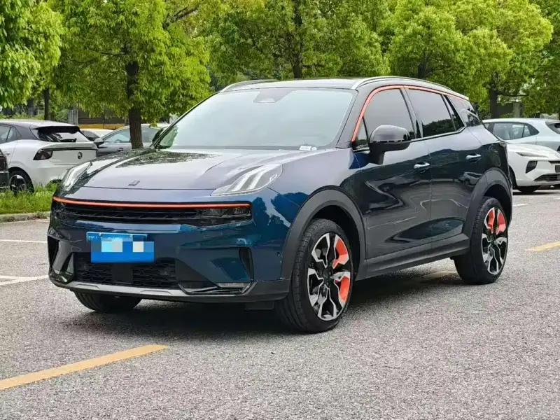 Lynk & Co 06