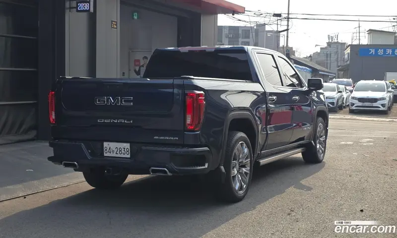 GMC Sierra