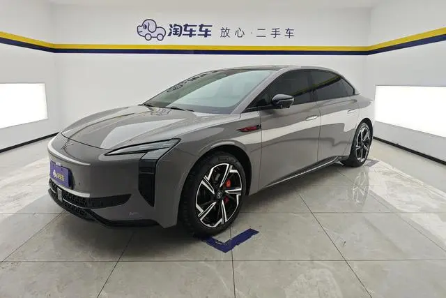 Hongqi EH7