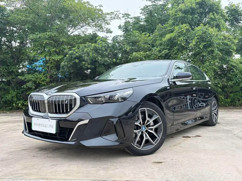 BMW i5