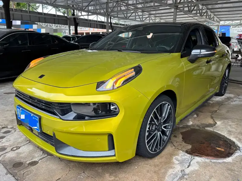 Lynk & Co 03