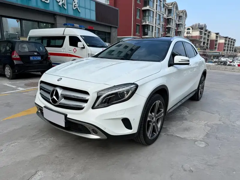 Mercedes-Benz GLA