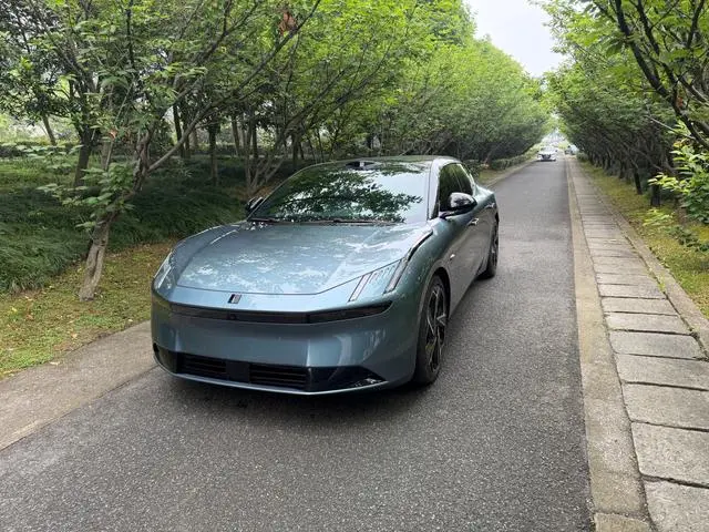 Lynk & Co Z10