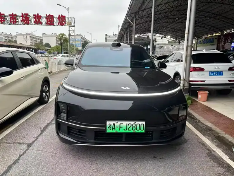 Li Auto L8