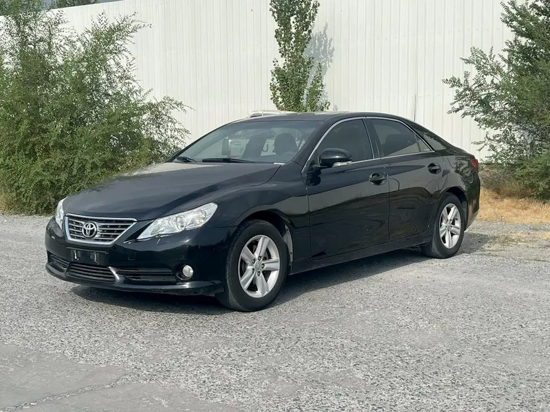 Toyota Reiz