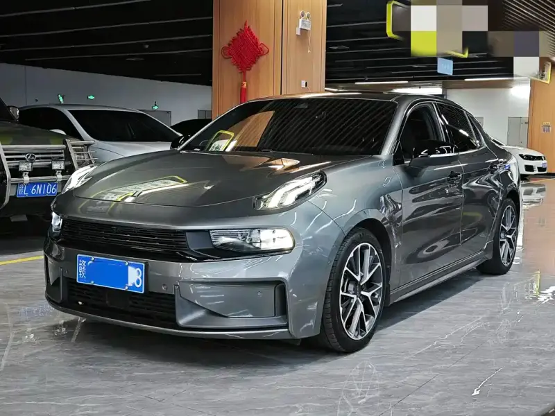 Lynk & Co 03