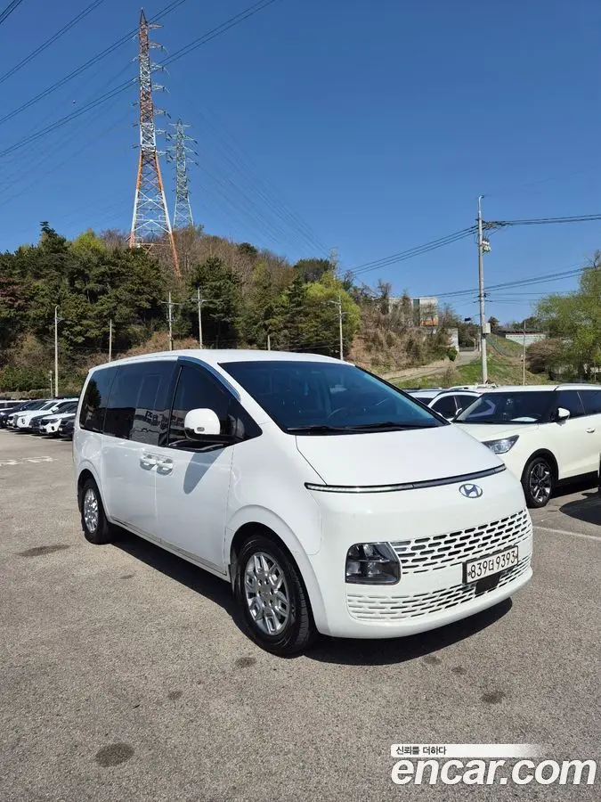 Hyundai Staria